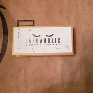 Lashaholic eyelashes